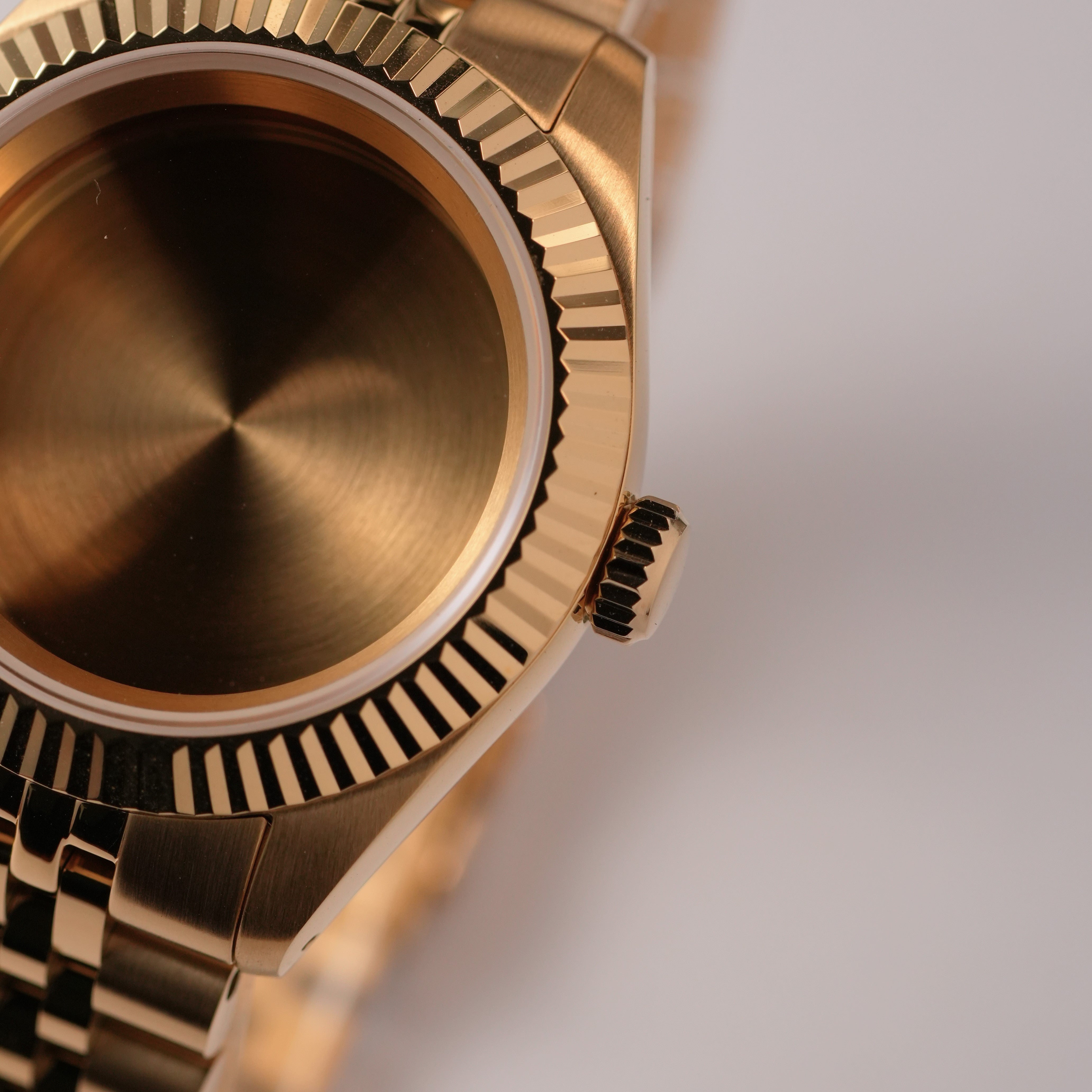 40MM Fluted: Brushed Gold with Bracelet