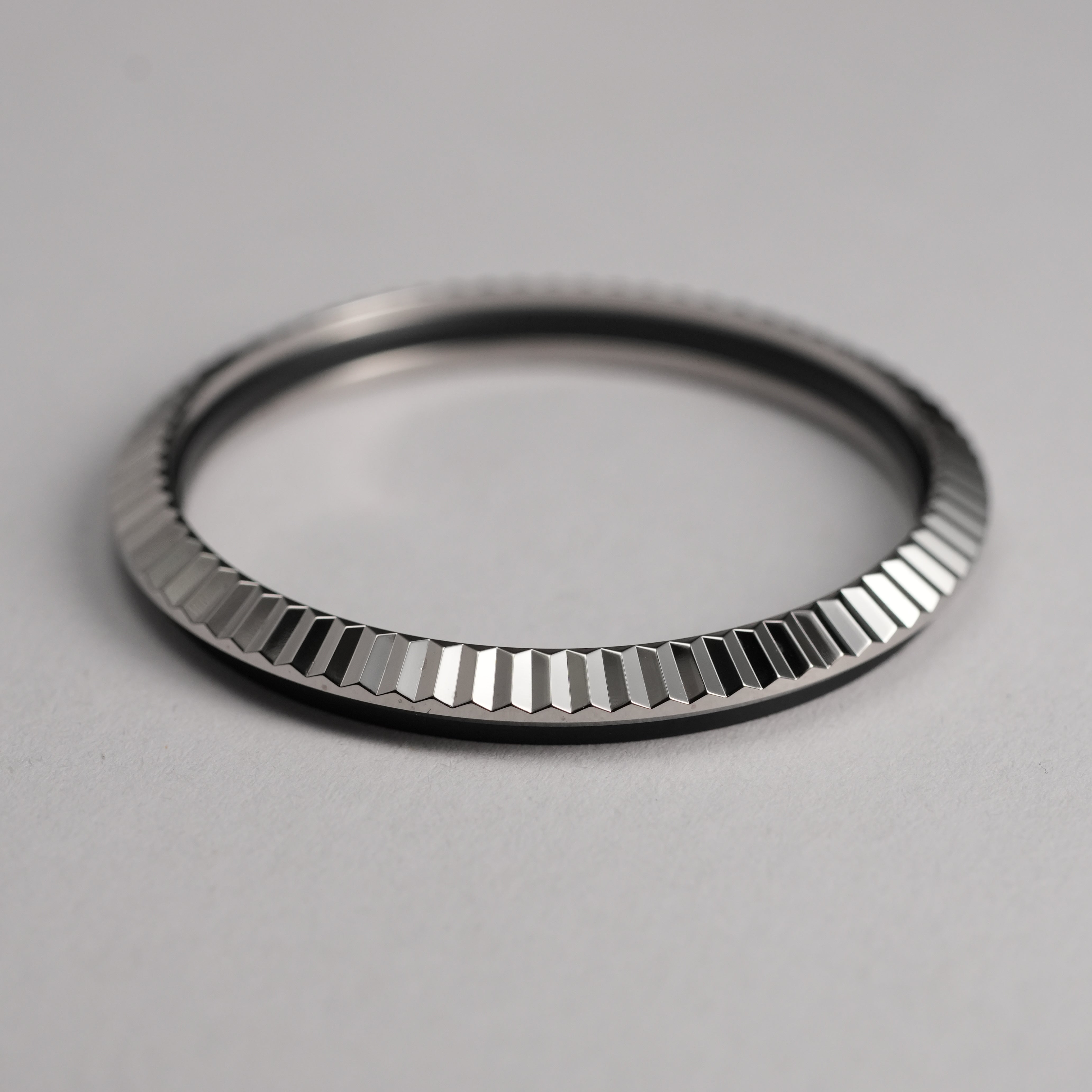 SRPE Fluted: Polished Silver Bezel – WEEZMODS