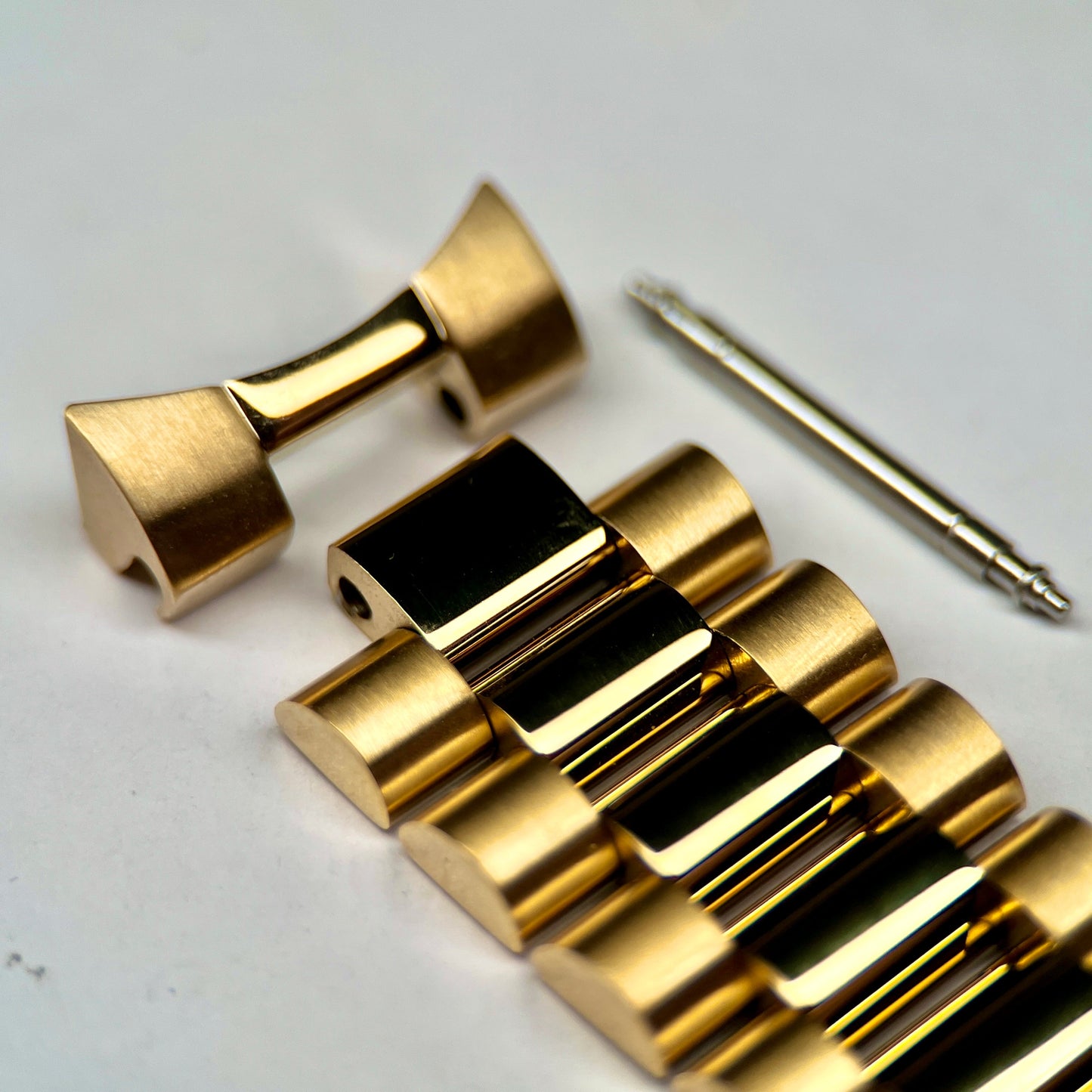 36MM Fluted: Brushed Gold with Presidential Bracelet