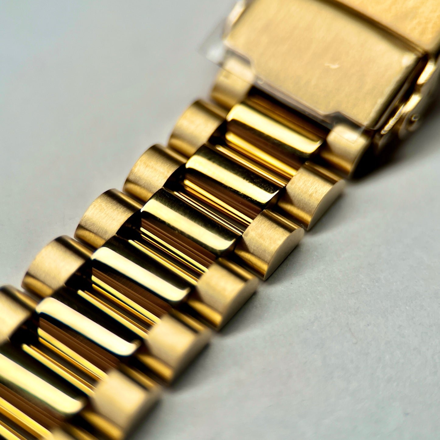 40MM Fluted: Gold Brushed Case w/ Presidential Bracelet