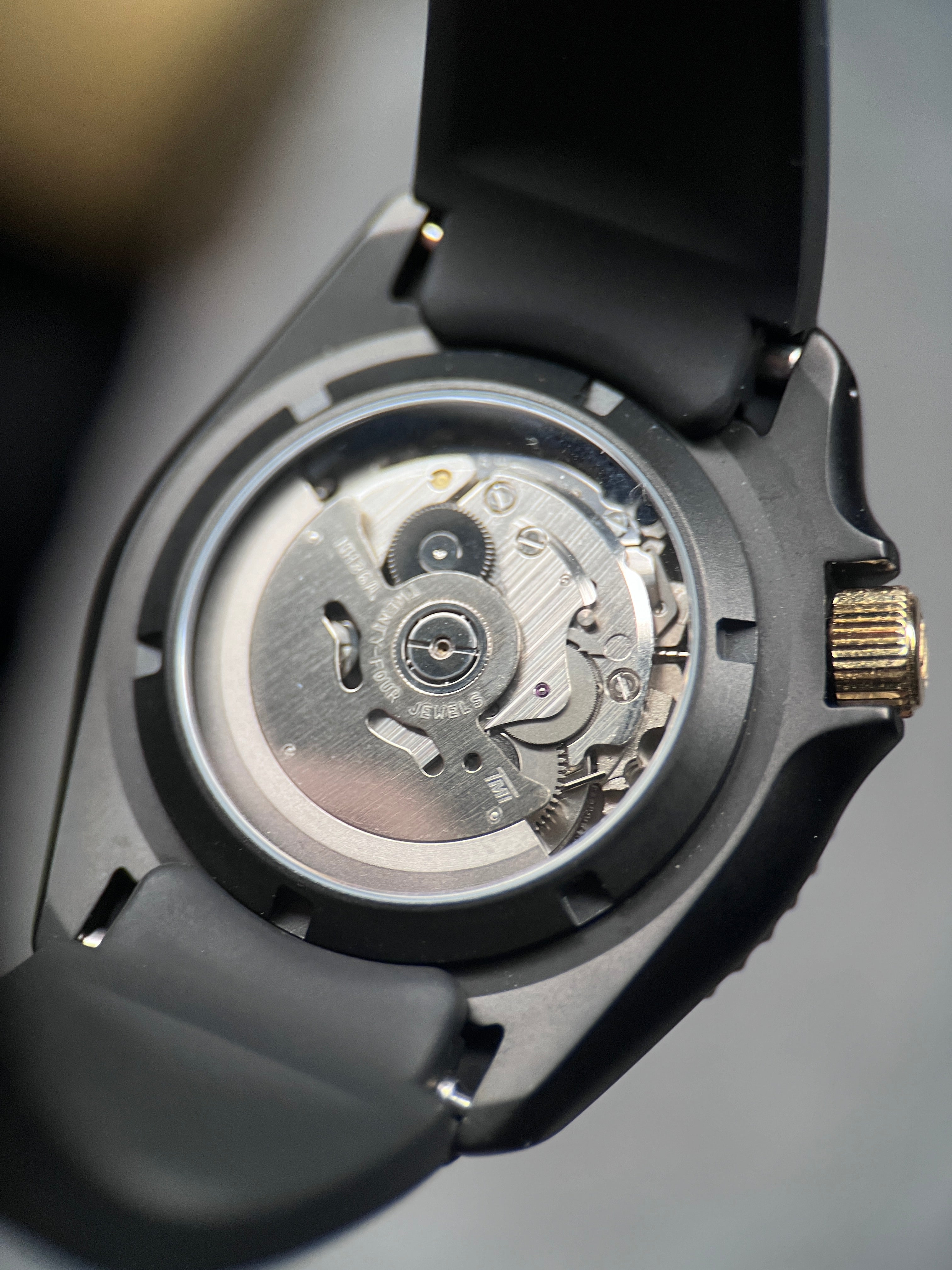 SKX007 SRPK39: Bruce Lee in Matte Black – WEEZMODS