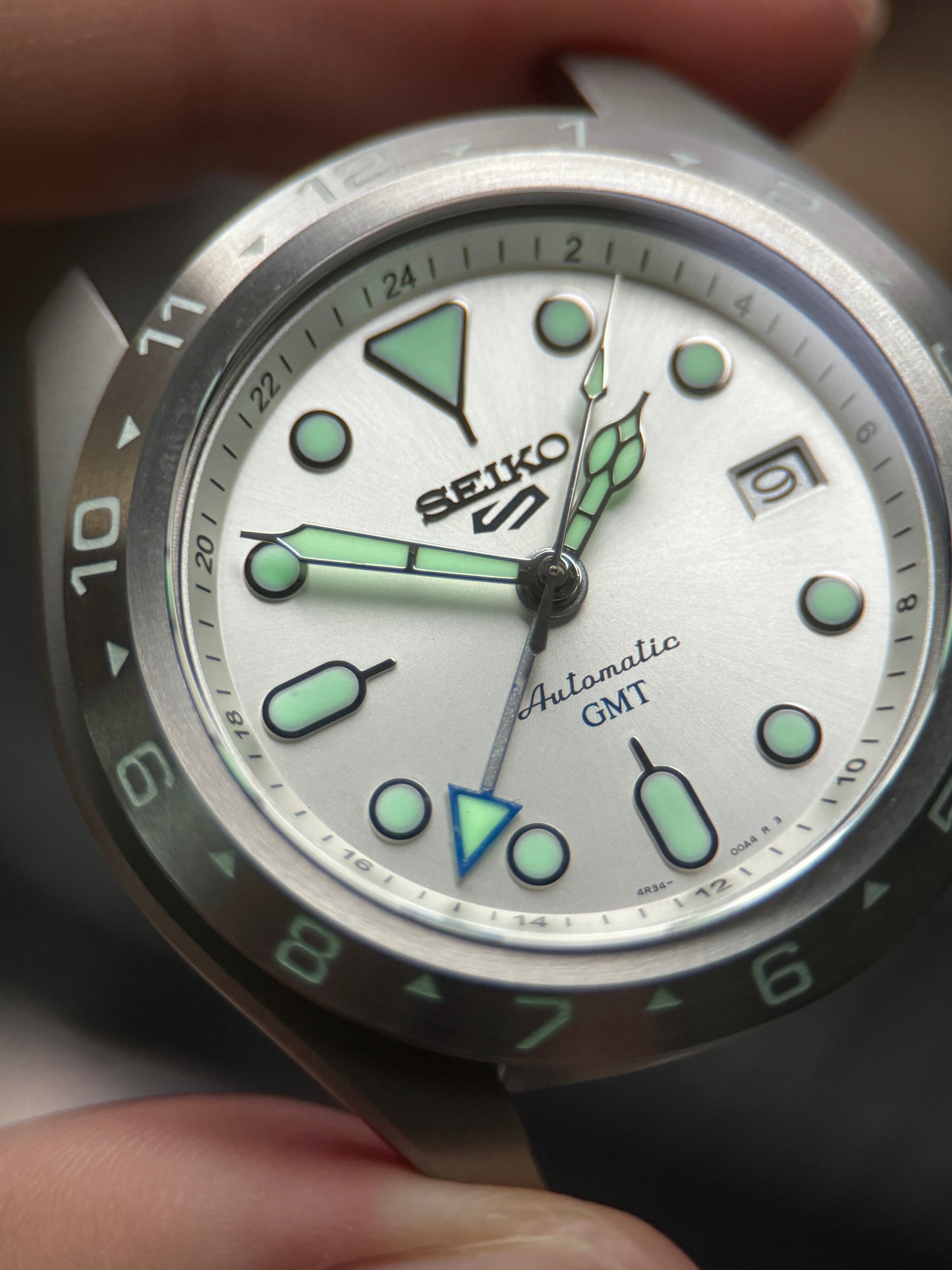 SSK033 GMT: Matte Silver