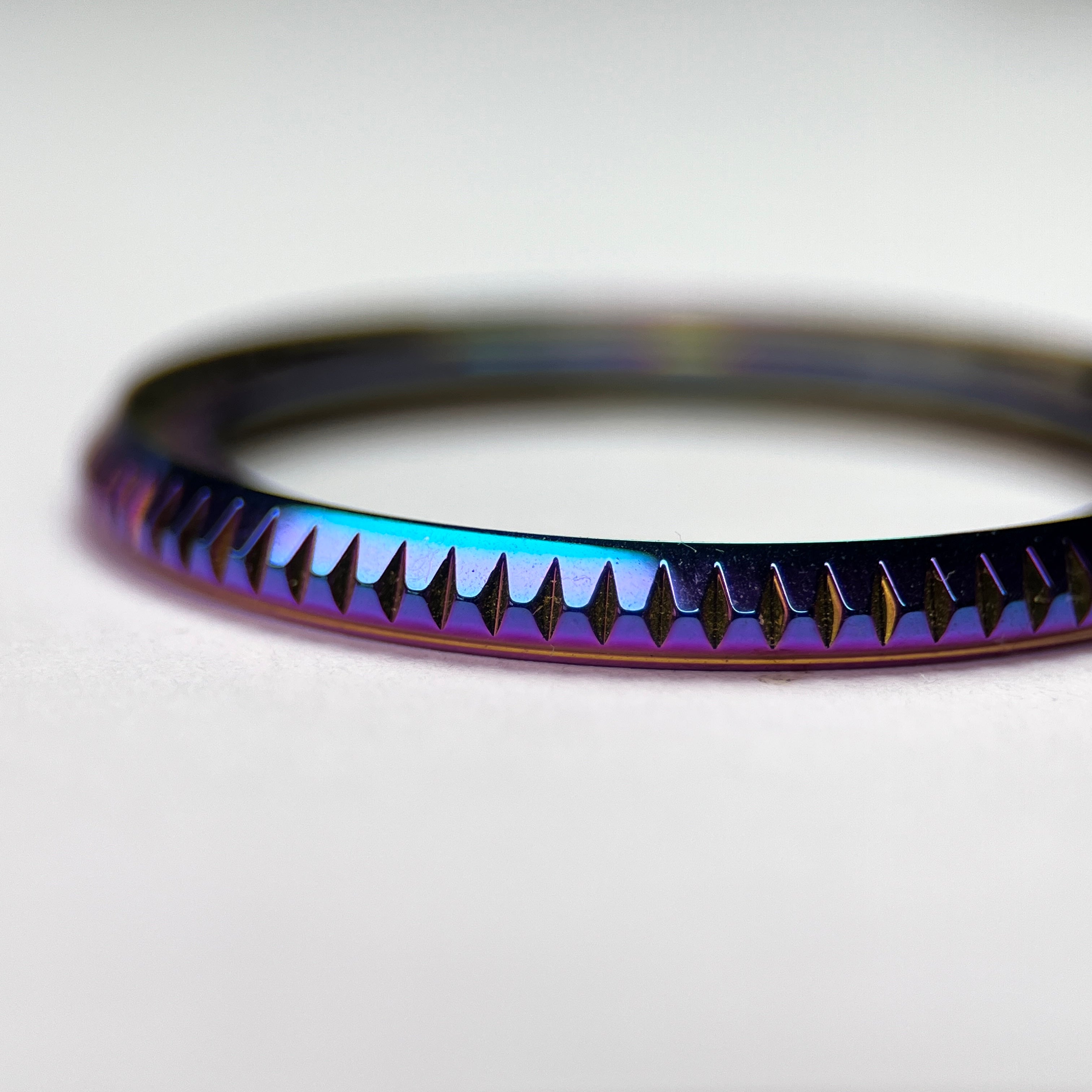 Razor Bezel: Chameleon