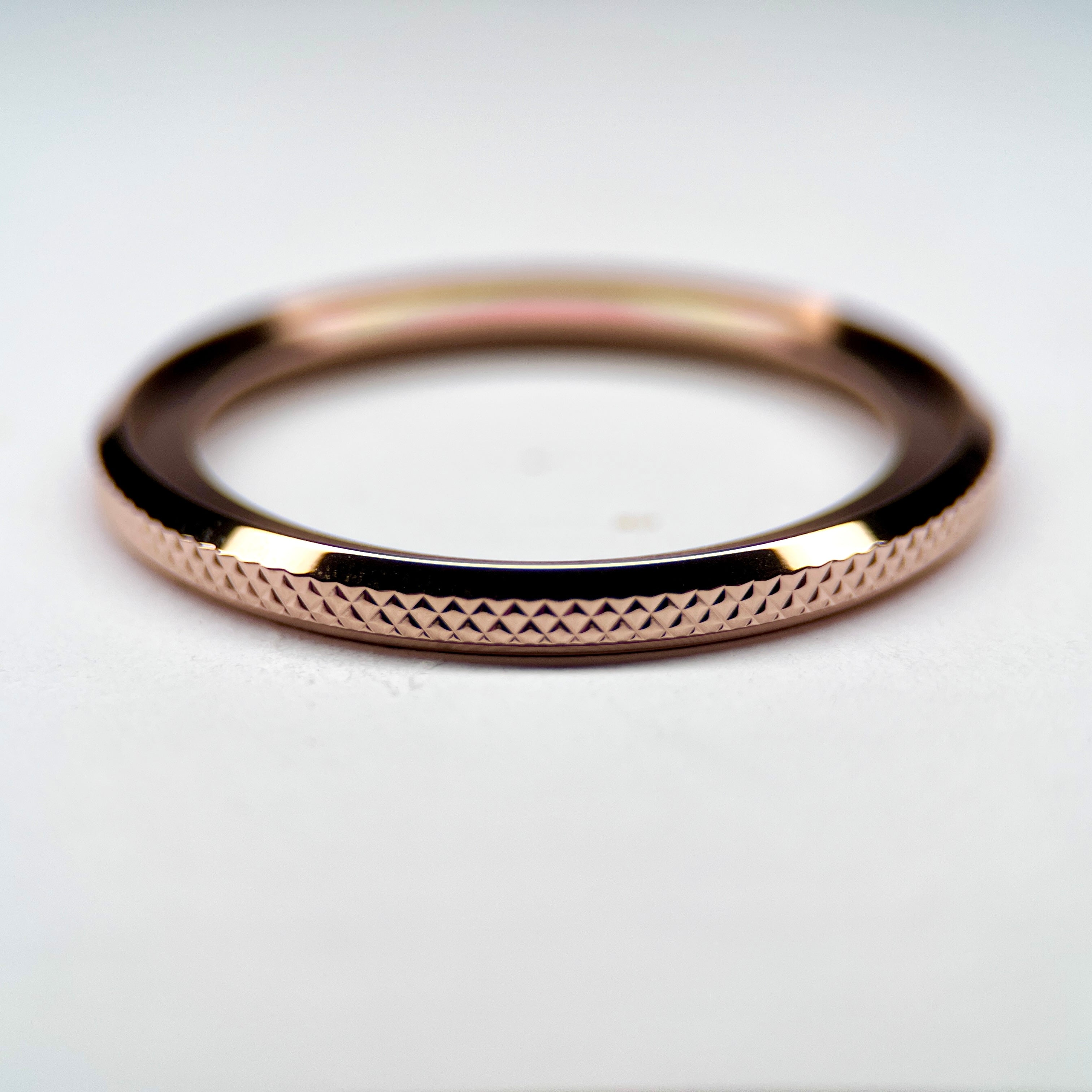 Knurled Bezel: Polished Rose Gold