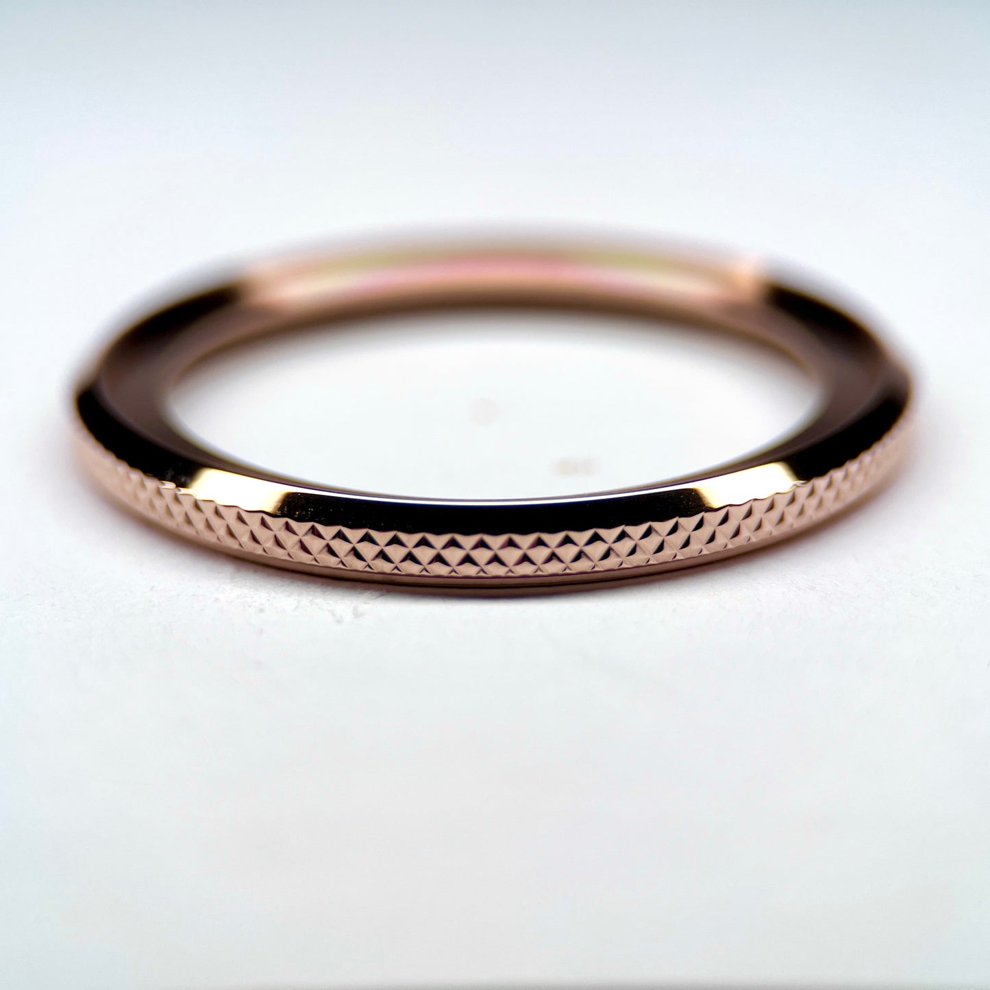 Knurled Bezel: Polished Rose Gold