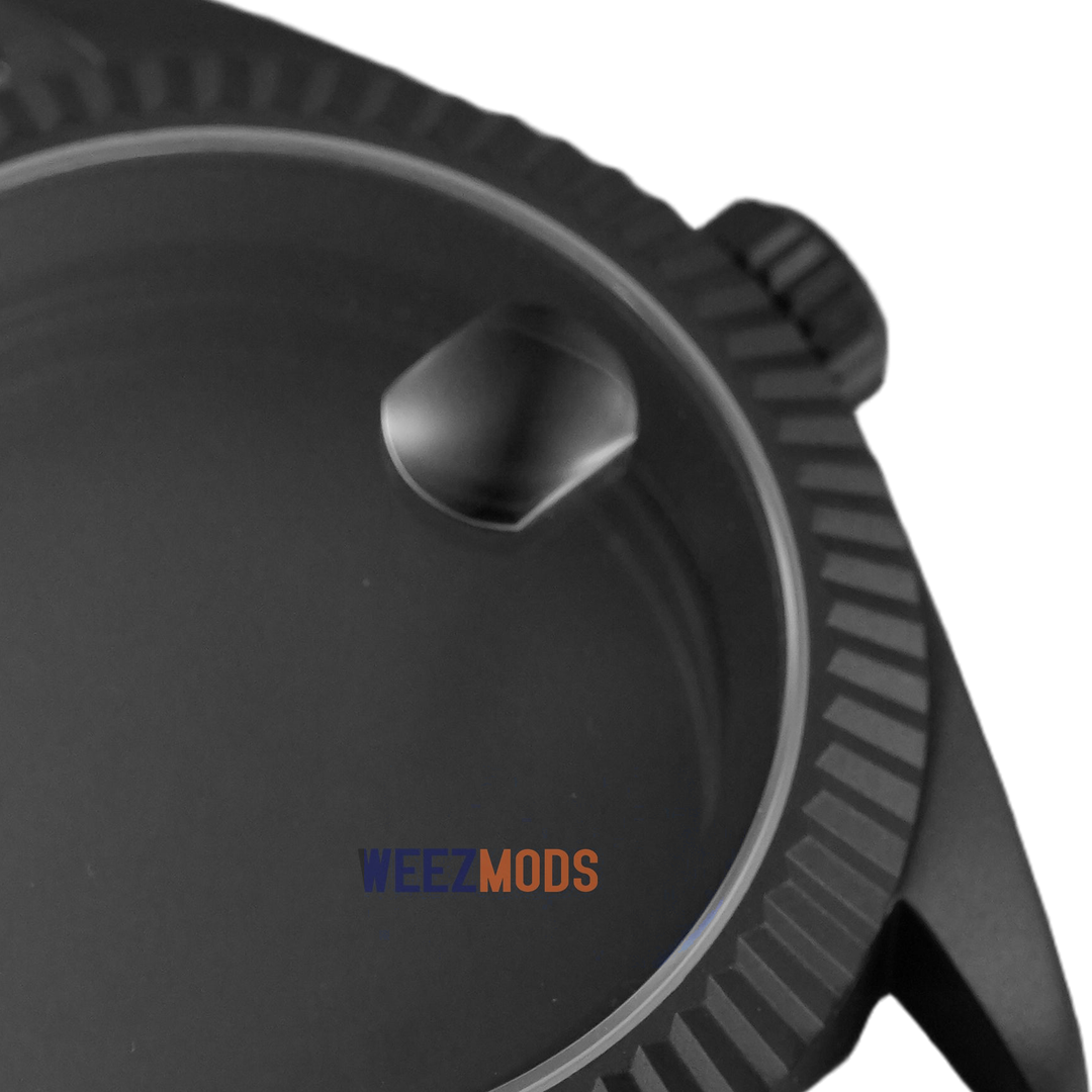 40MM Fluted: Matte Black with Cyclops Case — crown and crystal macro, corrected colour reflections