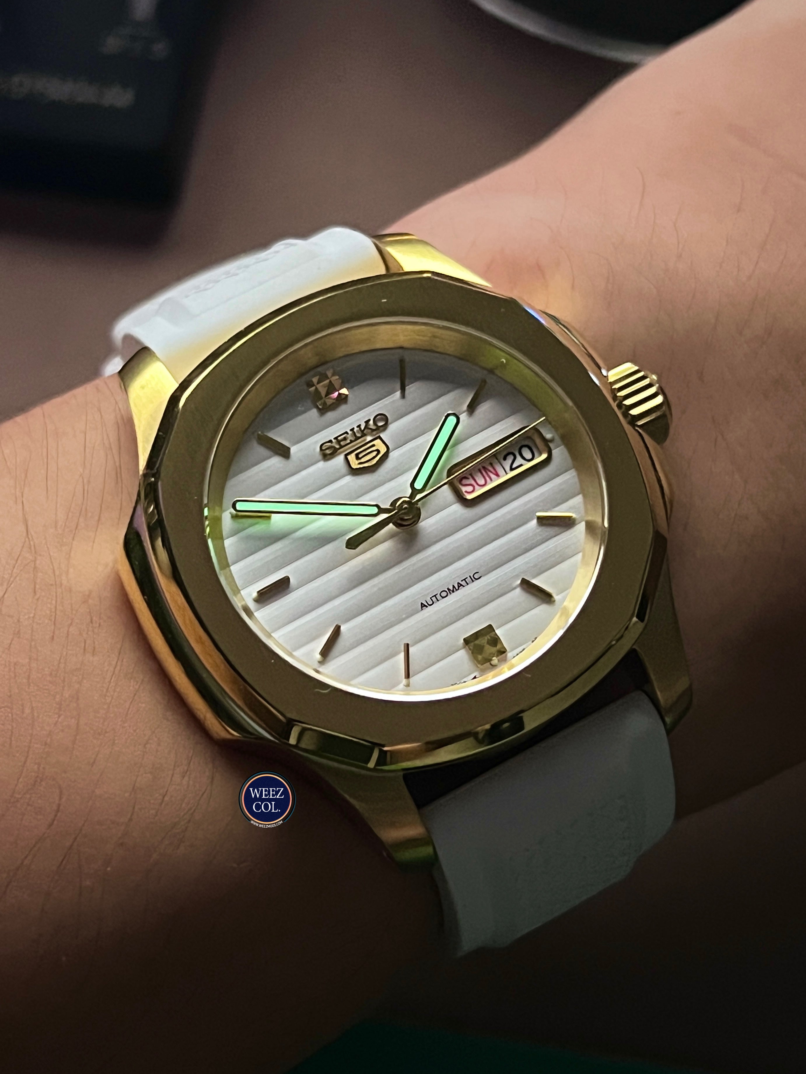 Nautilus: Seiko 5 in Gold Brushed