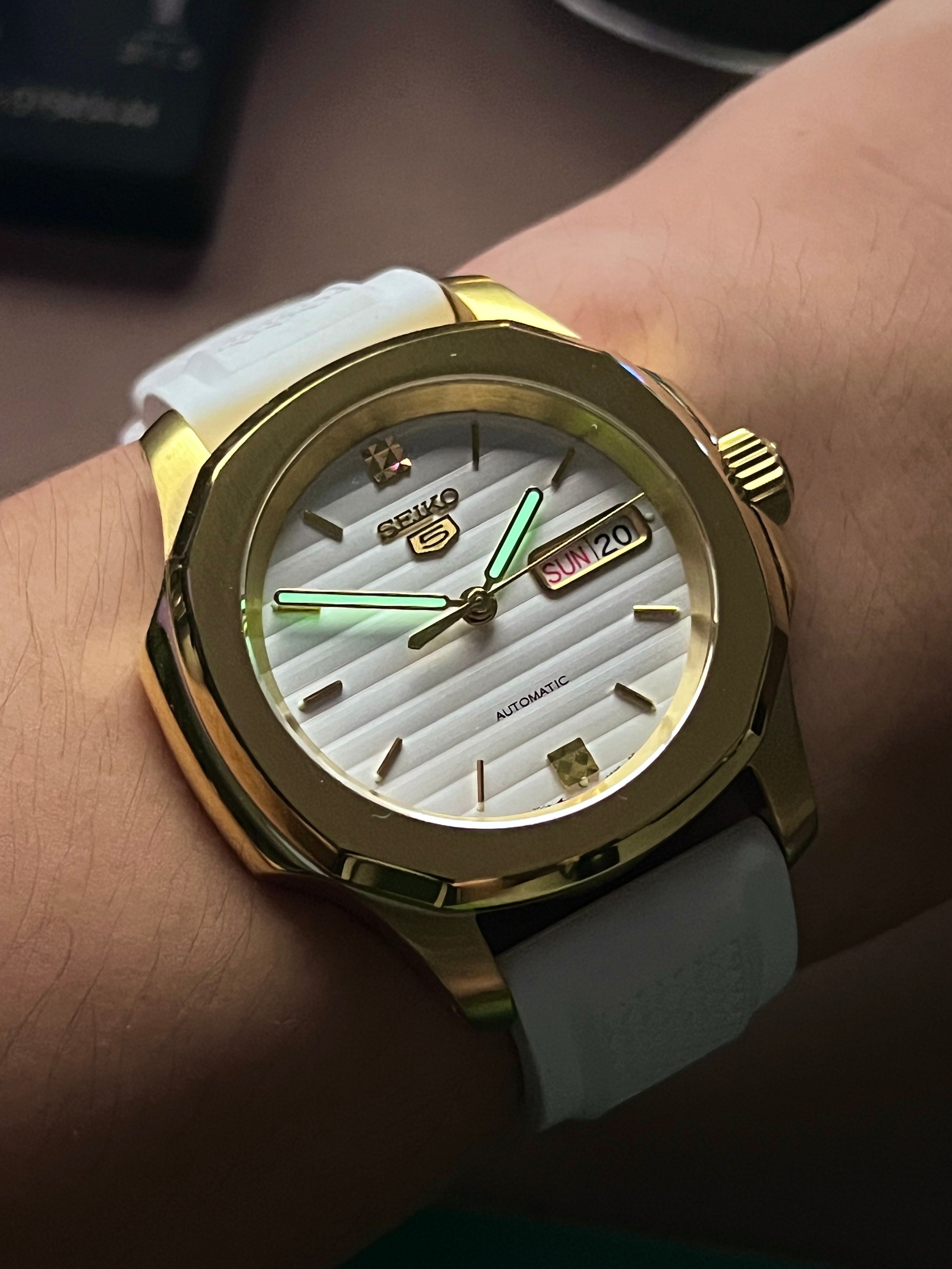 Nautilus: Seiko 5 in Gold Brushed